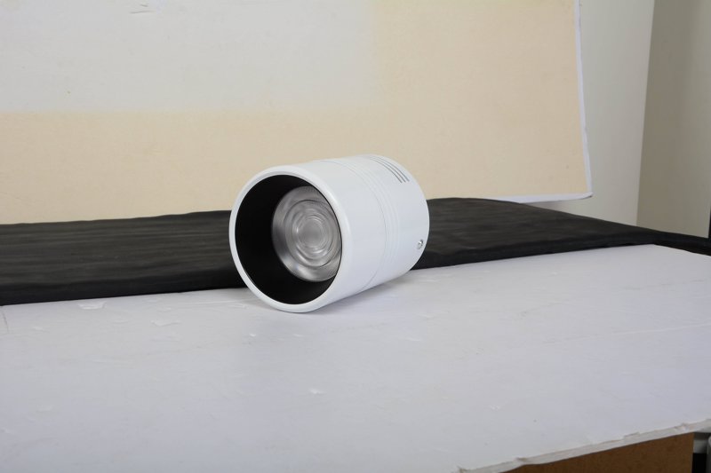 筒灯射灯:打造个性家居氛围的秘密武器